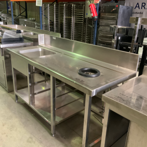 Fregadero de 1 poza con basura