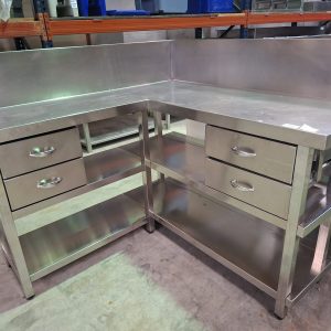 MESA DE TRABAJO EN L