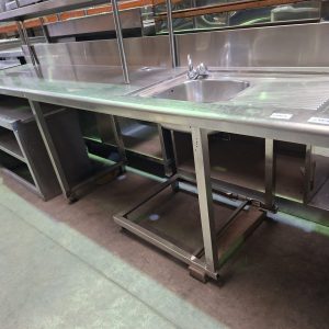 MESA TRABAJO CON FREGADERO